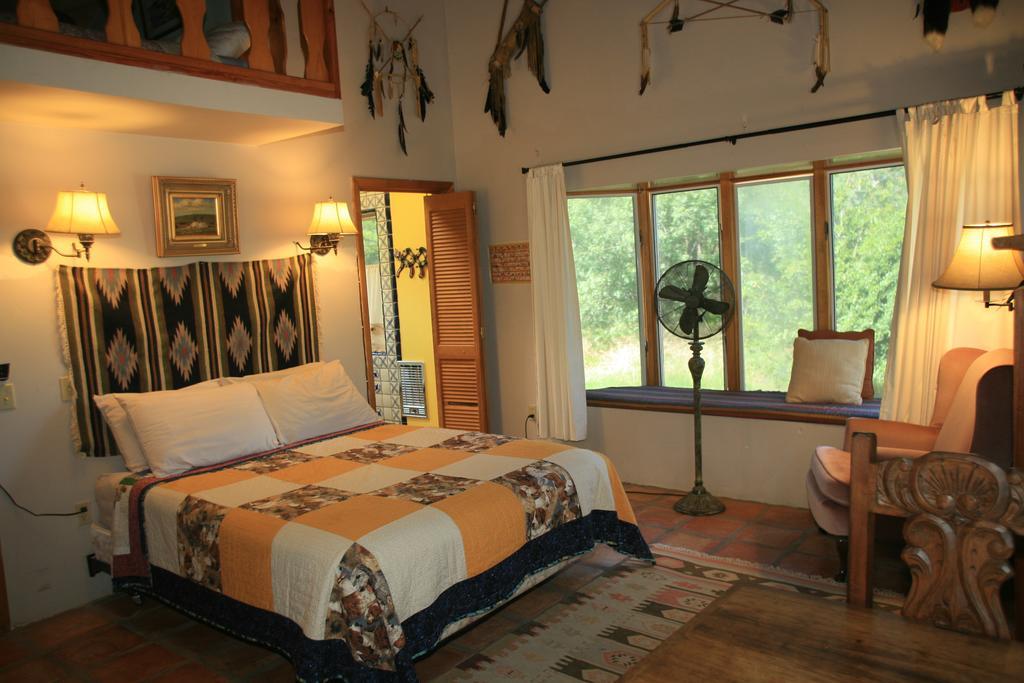 Spirit Tree Inn B&B Patagonia Bagian luar foto
